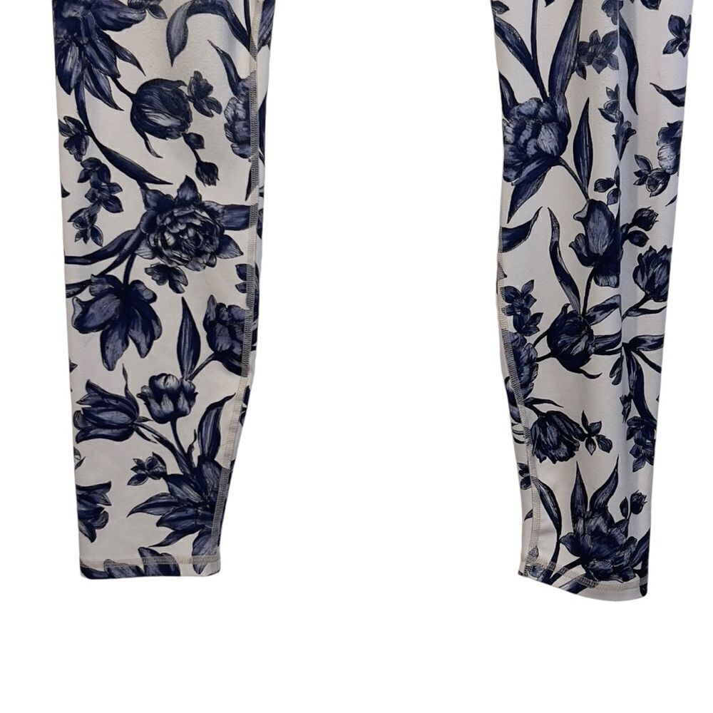 Define PowerHold High-Waisted Capri - Fabletics medium‎ - Picture 6 of 11